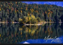 Herbststimmung Spiegelungen im Eibsee 